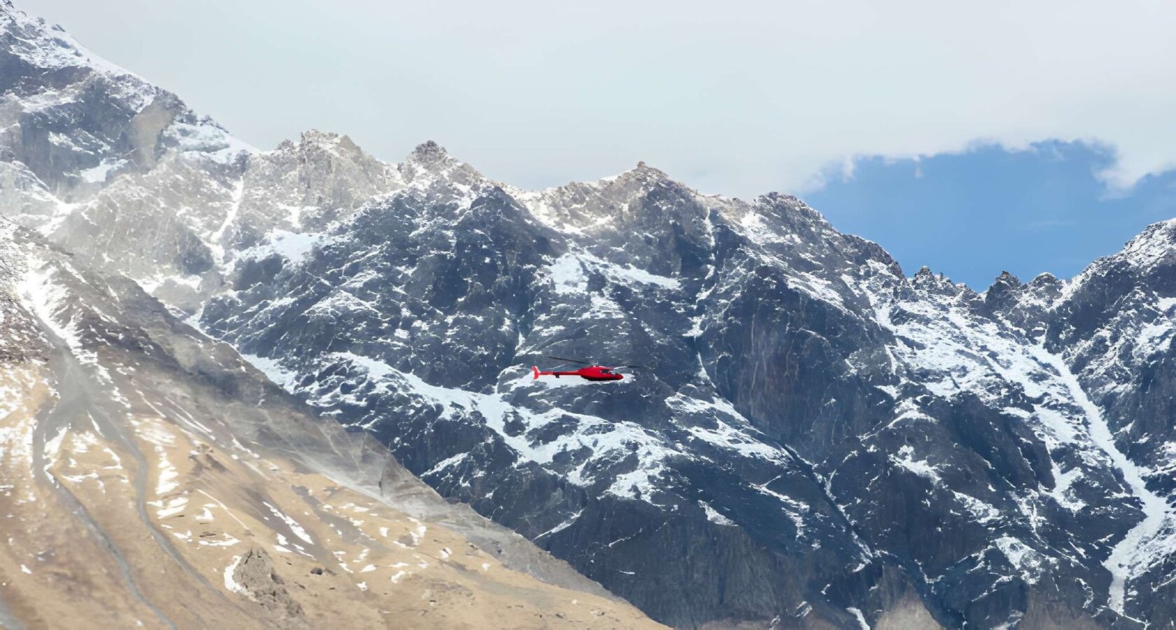 Amarnath Helicopter Packages: Amarnath Yatra helicopter at the Baltal and Pahalgam helipads