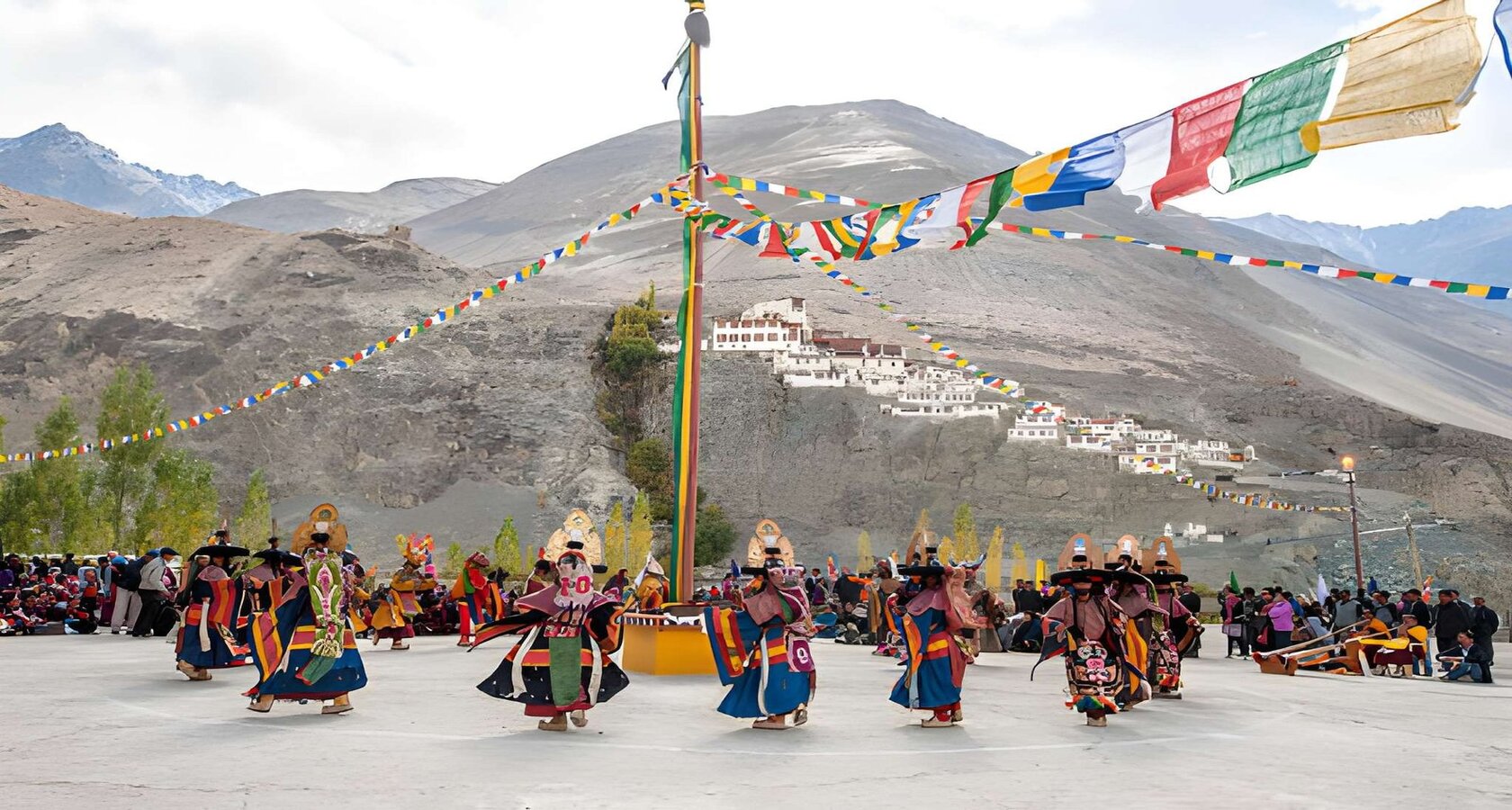 Amarnath Yatra Helicopter Tour Package from Amritsar: Amarnath holy cave and the Kashmir valley