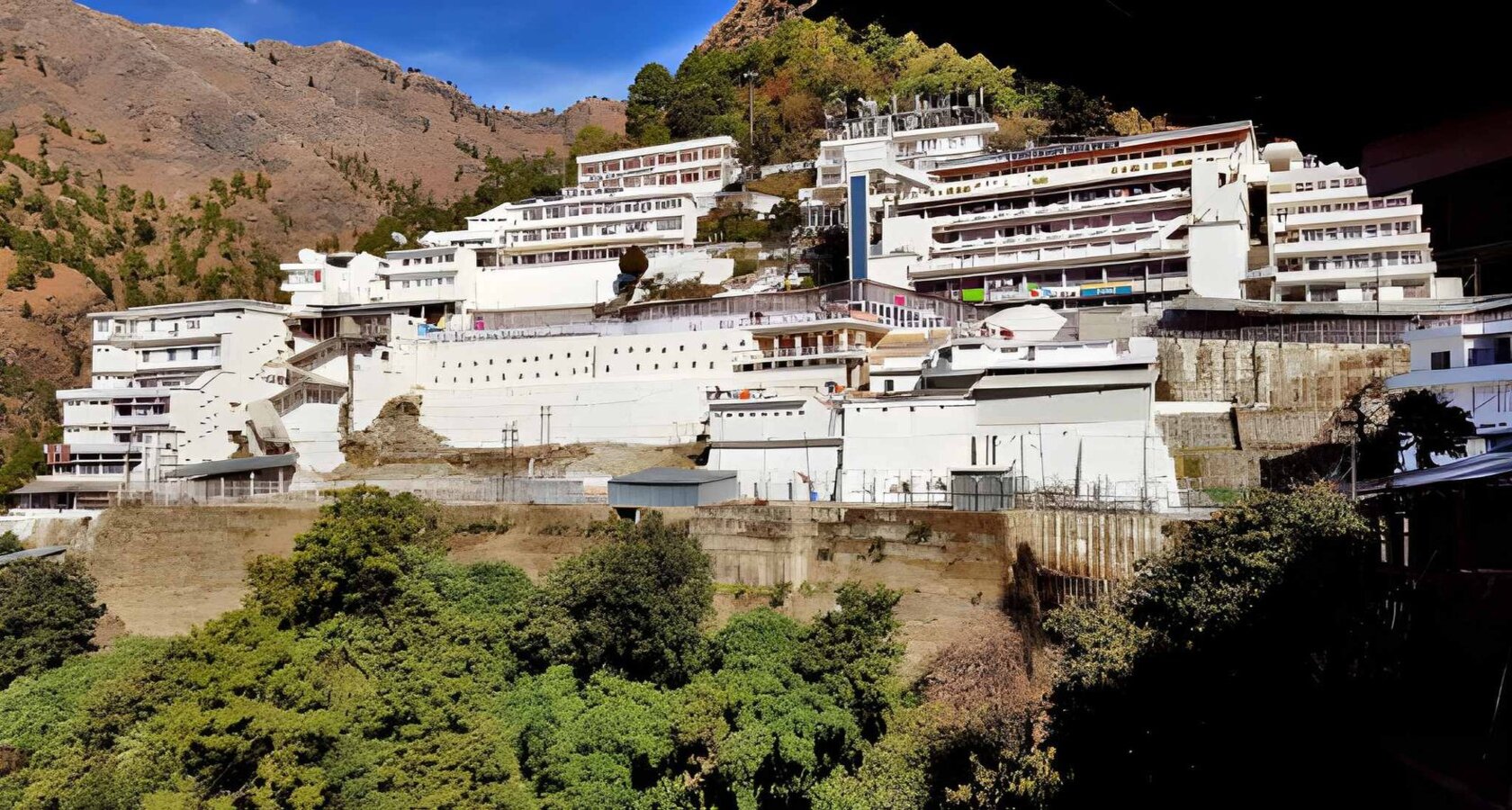 Amarnath Yatra Helicopter Tour Package from Asansol: Amarnath holy cave and the Kashmir valley