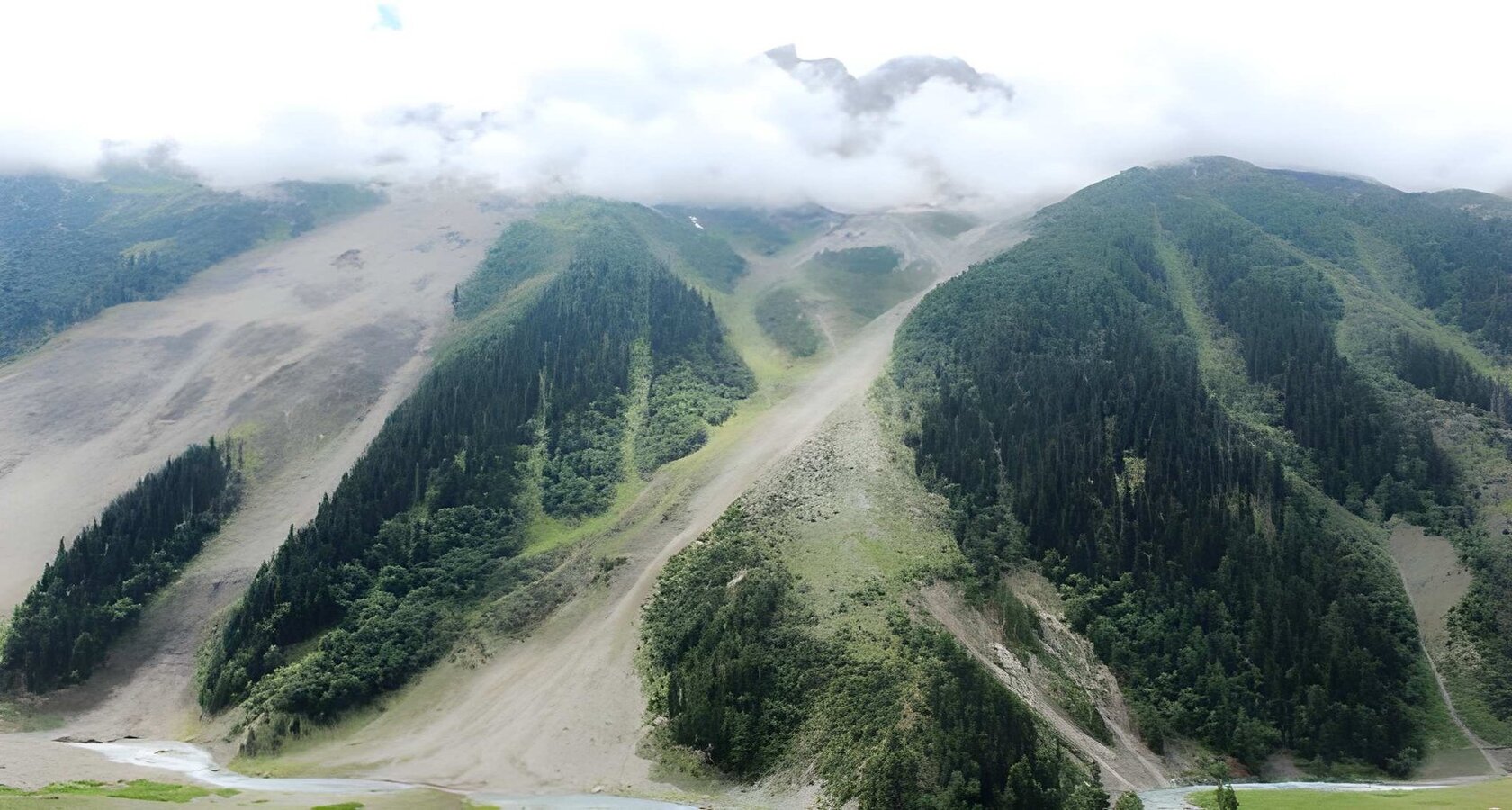 Amarnath Yatra Package from Amritsar by Flight: Amarnath holy cave and the Kashmir valley