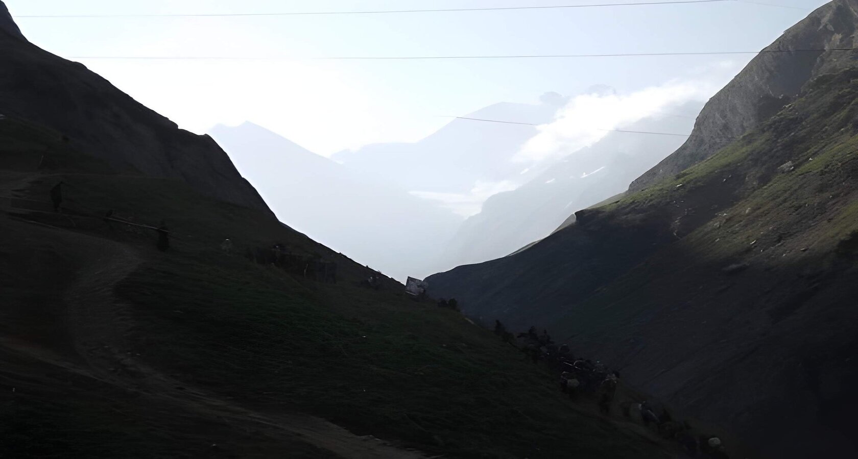 Amarnath Yatra Package from Delhi by Flight: Amarnath holy cave and the Kashmir valley