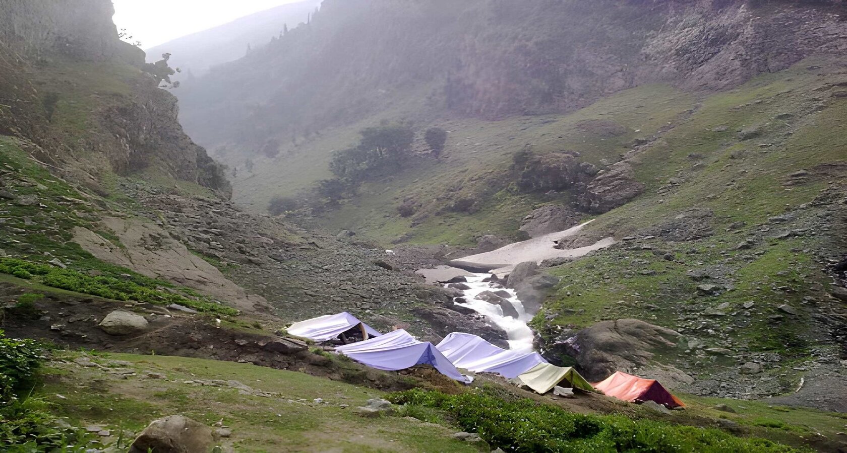 Amarnath Yatra Package from Gurgaon by Flight: Amarnath holy cave and the Kashmir valley