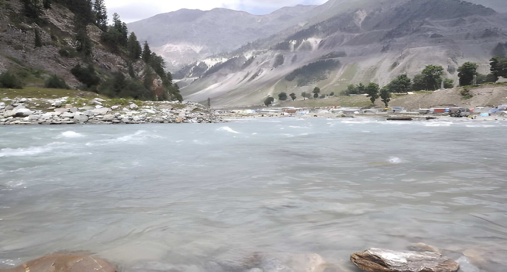 Amarnath Yatra Package from Lucknow by Train: Amarnath holy cave and the Kashmir valley