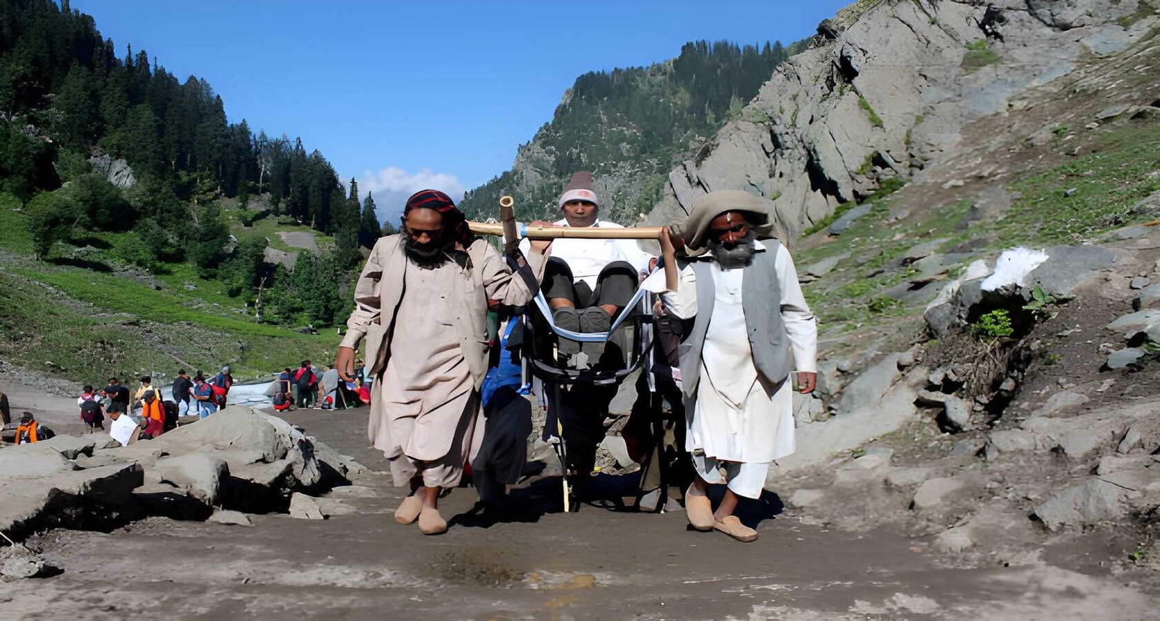 Amarnath Yatra Tour Package from Raipur: Amarnath holy cave and the Kashmir valley