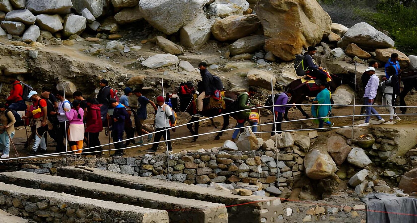 Amarnath Yatra Trekking Tour Package from Srinagar: Amarnath holy cave and the Kashmir valley