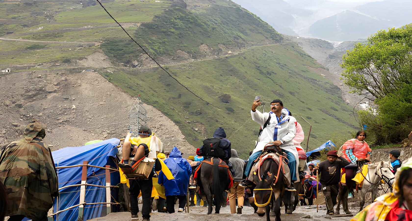Amarnath Yatra with Kashmir Tour Packages: Amarnath holy cave and the Kashmir valley